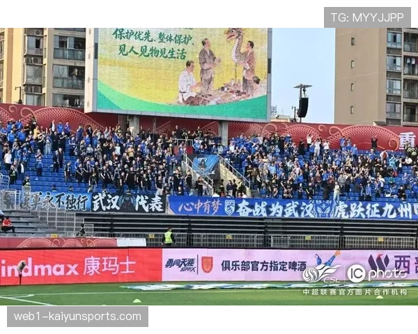 武汉三镇主场完胜浙江 卡迪斯头球破门打开胜利之门